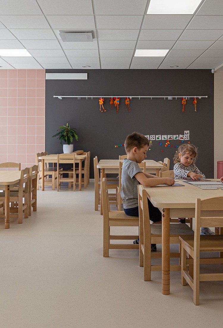 Palettone PUR vinyl flooring installation photograph 3