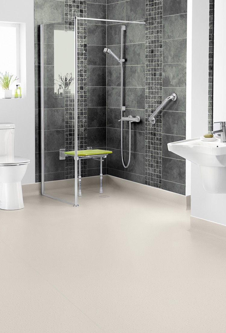 Polysafe Quattro PUR safety vinyl flooring in a commercial interior