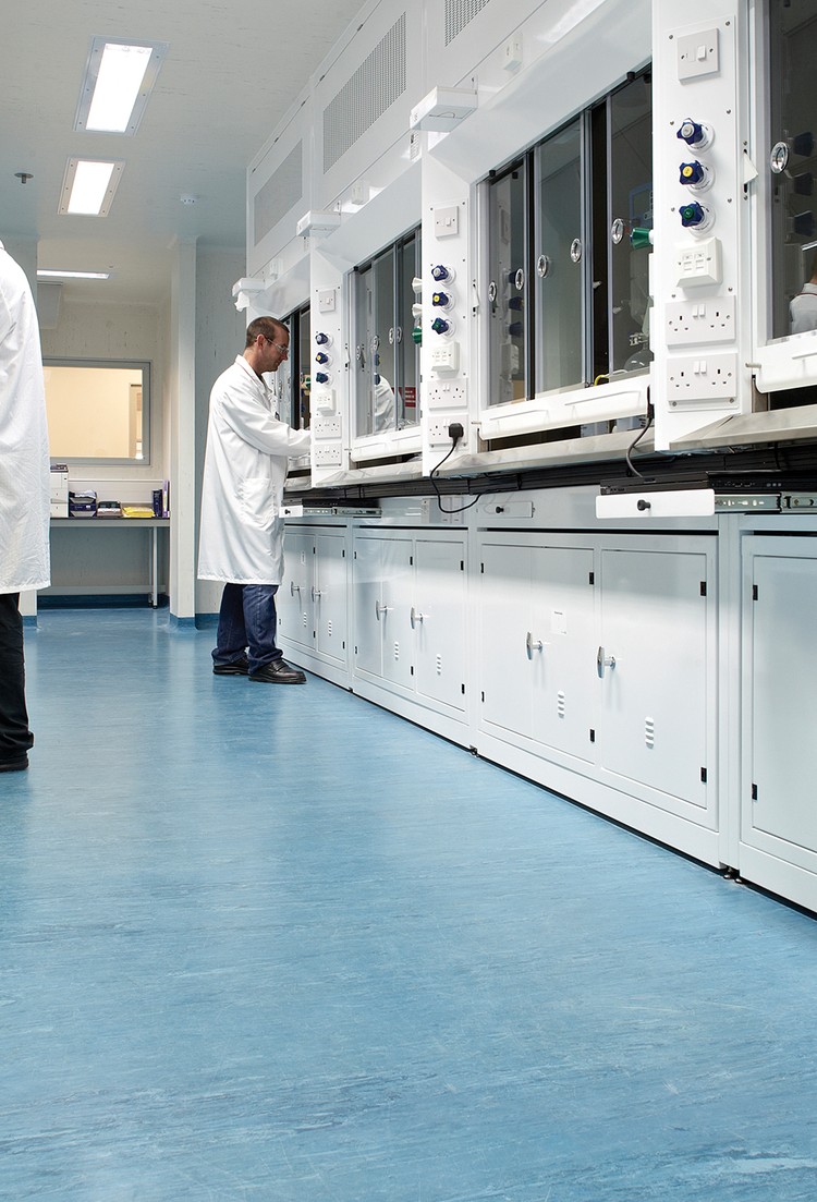 Standard XL PU vinyl flooring installation photograph 3