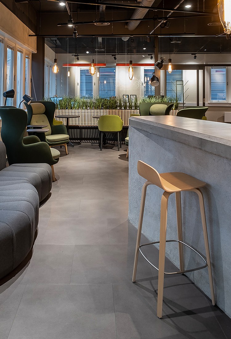 Expona Simplay 19dB PUR acoustic vinyl flooring installation photograph 2