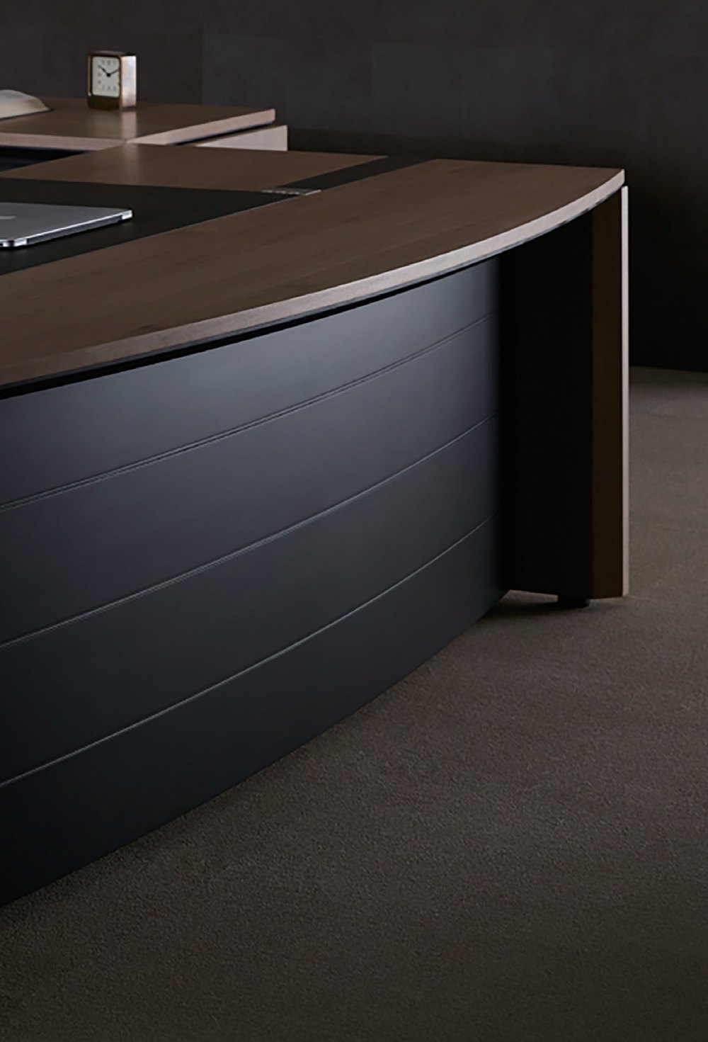 Ceos Executive Desk - view 3