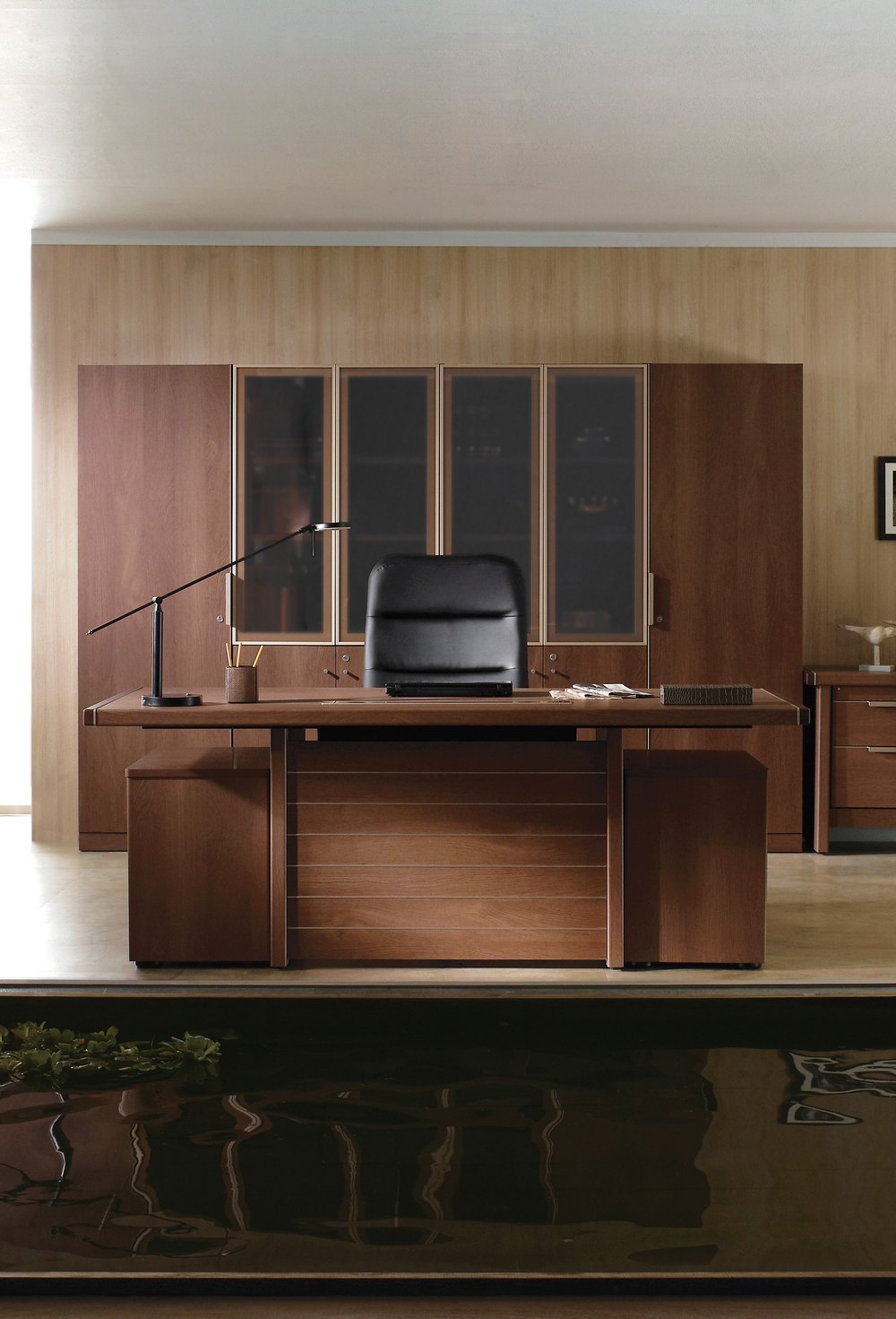 President Executive Desk - view 2