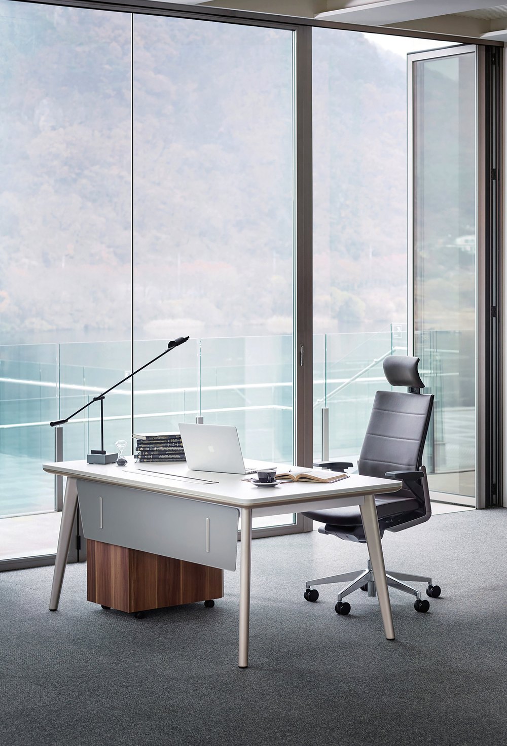 Setina Executive Desk